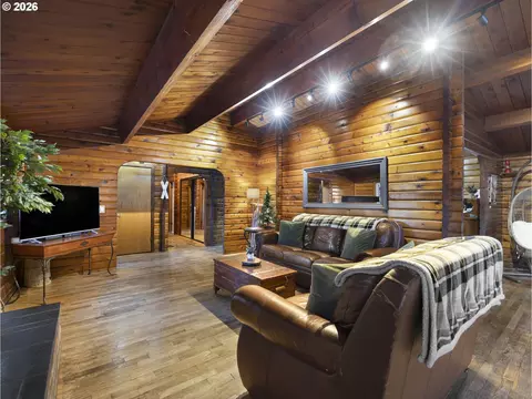 Living - 54010 E Alder Heights Rd, Sandy, OR 97055 photo 5 of 5