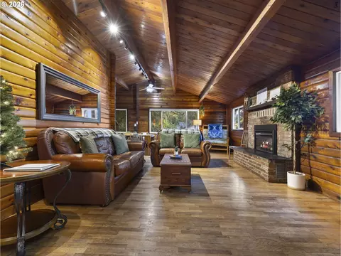 Living - 54010 E Alder Heights Rd, Sandy, OR 97055 photo 1 of 5