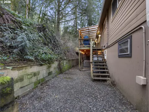 Exterior - 54010 E Alder Heights Rd, Sandy, OR 97055 photo 10 of 10