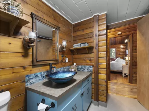 Bath - 54010 E Alder Heights Rd, Sandy, OR 97055 photo 1 of 4