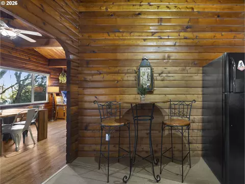Dining - 54010 E Alder Heights Rd, Sandy, OR 97055 photo 3 of 3