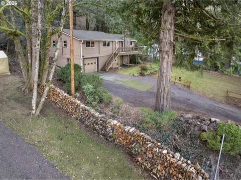 Exterior - 54010 E Alder Heights Rd, Sandy, OR 97055 photo 2 of 10