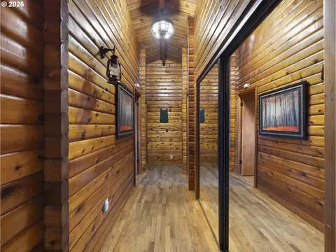 Entry Way - 54010 E Alder Heights Rd, Sandy, OR 97055 photo 4 of 4