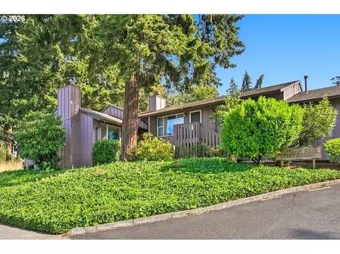 11872 SE Morrison St, Portland, OR 97216