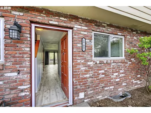 Entry Way - 1702 NE Hogan Dr, Gresham, OR 97030 photo 2 of 3