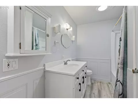 Bath - 1702 NE Hogan Dr, Gresham, OR 97030 photo 1 of 1