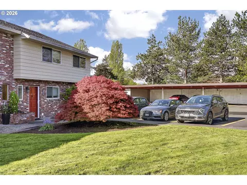 Exterior - 1702 NE Hogan Dr, Gresham, OR 97030 photo 2 of 9