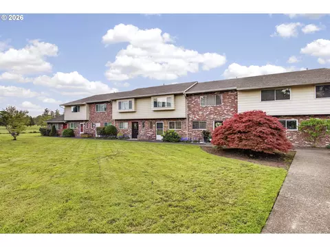 Exterior - 1702 NE Hogan Dr, Gresham, OR 97030 photo 9 of 9