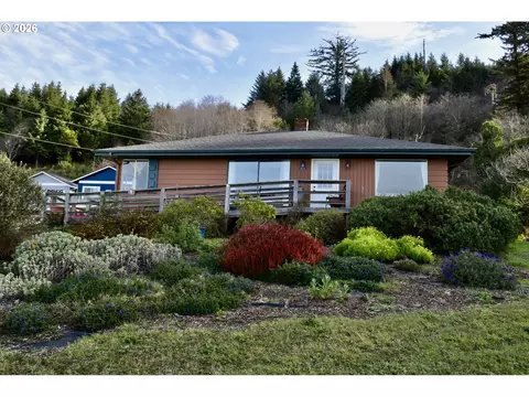 29135 Ellensburg Ave, Gold Beach, OR 97444