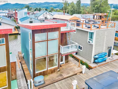34326 Johnsons Landing Rd #C25, Scappoose, OR 97056