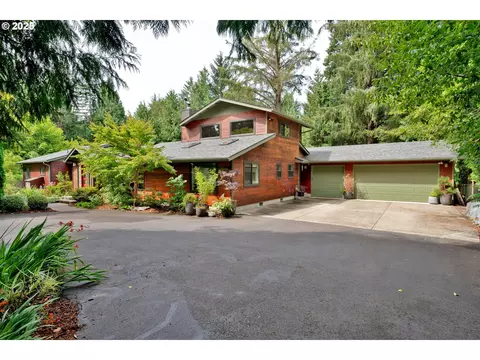85276 Glenada Rd, Florence, OR 97439
