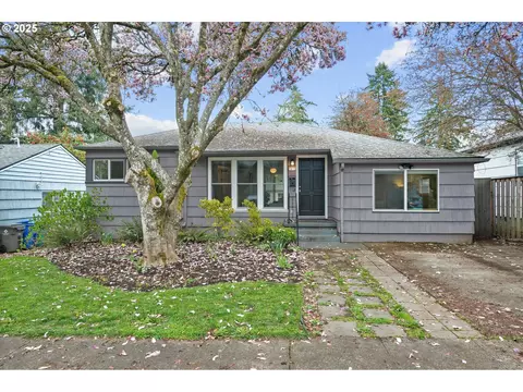 3813 SE Lexington St, Portland, OR 97202