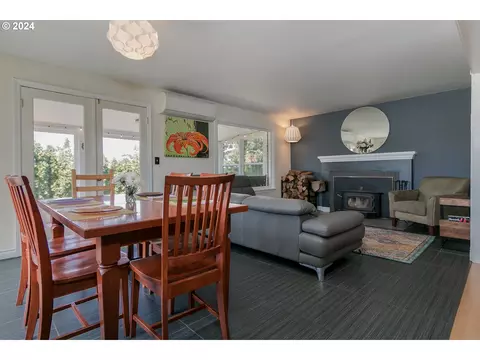 Dining - 1151 Lorane Hwy, Eugene, OR 97405 photo 2 of 2