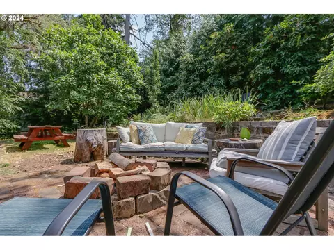 Exterior - 1151 Lorane Hwy, Eugene, OR 97405 photo 8 of 10