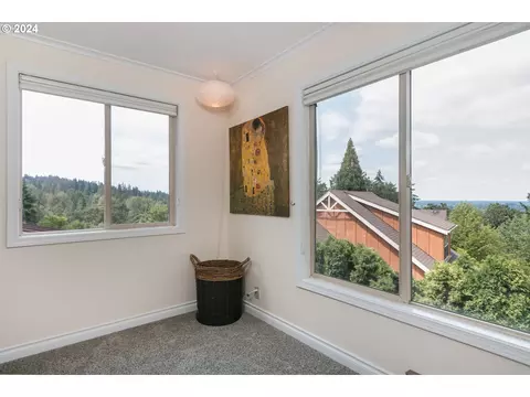 Bedroom - 1151 Lorane Hwy, Eugene, OR 97405 photo 2 of 7