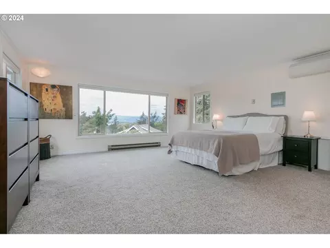 Bedroom - 1151 Lorane Hwy, Eugene, OR 97405 photo 3 of 7