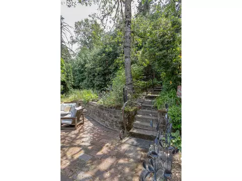 Exterior - 1151 Lorane Hwy, Eugene, OR 97405 photo 9 of 10