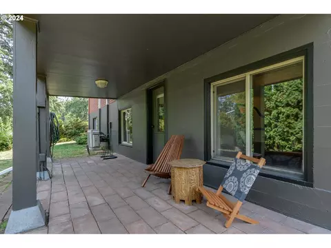 Exterior - 1151 Lorane Hwy, Eugene, OR 97405 photo 5 of 10