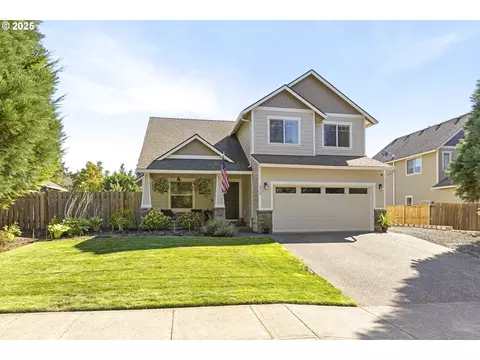 420 N 7th St, Carlton, OR 97111