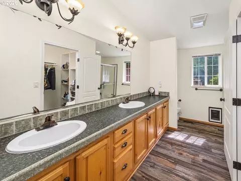 Bath - 5004 N Loftus Rd, Florence, OR 97439 photo 2 of 3