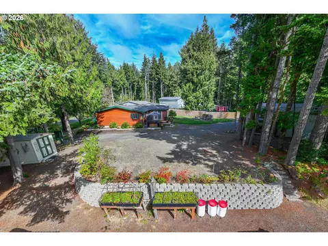 Exterior - 5004 N Loftus Rd, Florence, OR 97439 photo 11 of 11