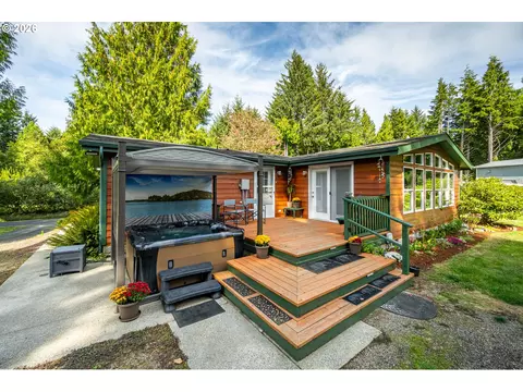 Other - 5004 N Loftus Rd, Florence, OR 97439 photo 2 of 17