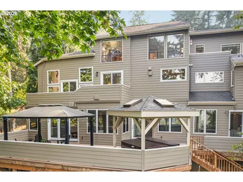 Exterior - 3965 Spring Blvd, Eugene, OR 97405 photo 9 of 11