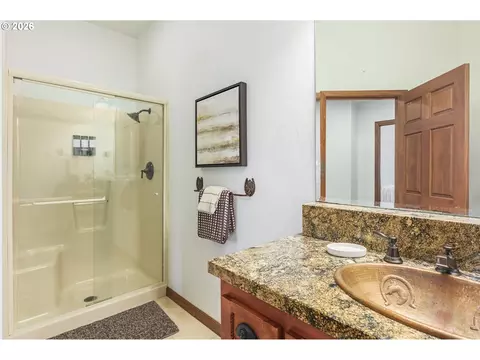 Bath - 3965 Spring Blvd, Eugene, OR 97405 photo 5 of 5