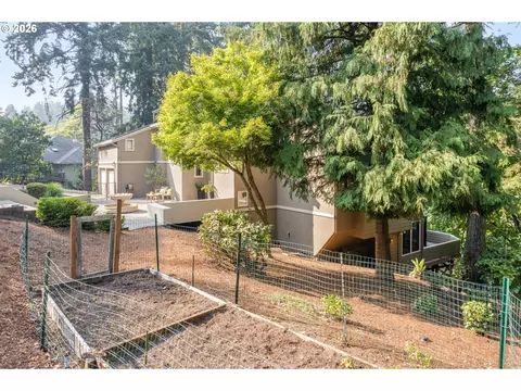 Exterior - 3965 Spring Blvd, Eugene, OR 97405 photo 11 of 11