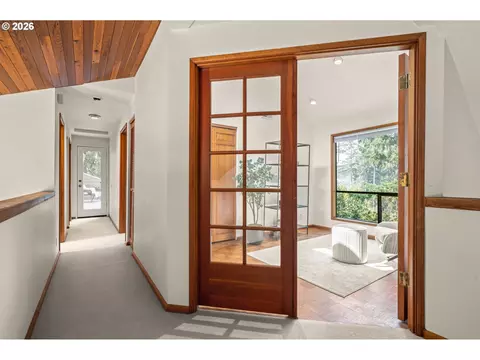 Entry Way - 3965 Spring Blvd, Eugene, OR 97405 photo 4 of 5