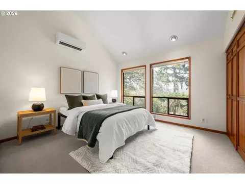 Bedroom - 3965 Spring Blvd, Eugene, OR 97405 photo 3 of 6