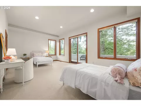 Bedroom - 3965 Spring Blvd, Eugene, OR 97405 photo 4 of 6