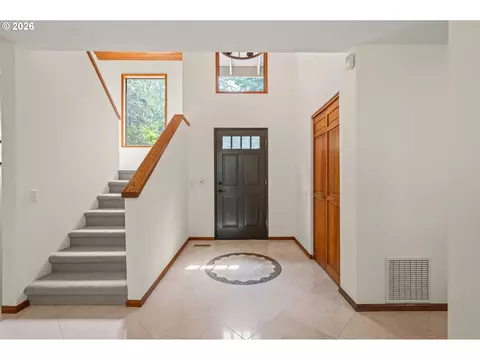 Entry Way - 3965 Spring Blvd, Eugene, OR 97405 photo 3 of 5