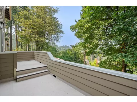 Exterior - 3965 Spring Blvd, Eugene, OR 97405 photo 3 of 11