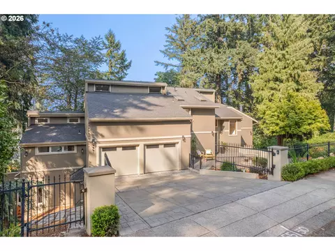 Exterior - 3965 Spring Blvd, Eugene, OR 97405 photo 10 of 11