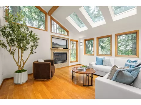 Living - 3965 Spring Blvd, Eugene, OR 97405 photo 2 of 7