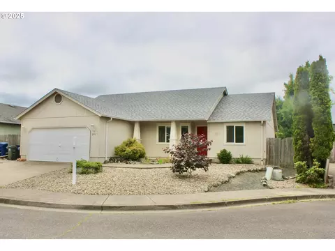 203 Robin Ct, Creswell, OR 97426