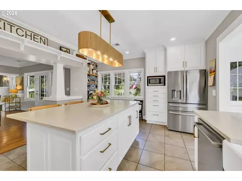 Kitchen - 850 E Beacon Dr, Eugene, OR 97404 photo 2 of 4