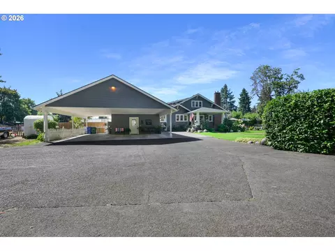 Exterior - 850 E Beacon Dr, Eugene, OR 97404 photo 4 of 11
