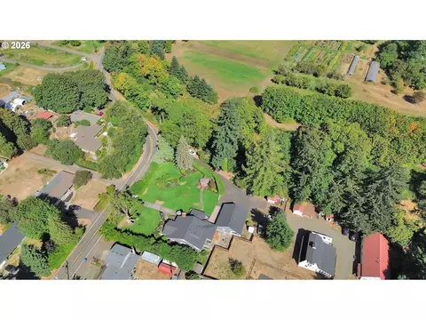 View/Area - 850 E Beacon Dr, Eugene, OR 97404 photo 2 of 2