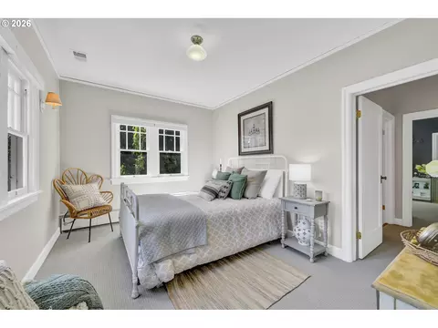 Bedroom - 850 E Beacon Dr, Eugene, OR 97404 photo 1 of 4