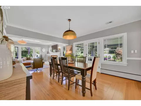 Dining - 850 E Beacon Dr, Eugene, OR 97404 photo 1 of 2