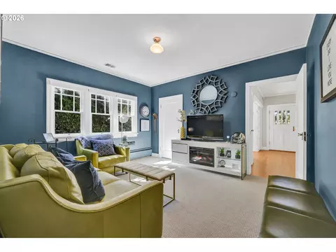 Living - 850 E Beacon Dr, Eugene, OR 97404 photo 3 of 4