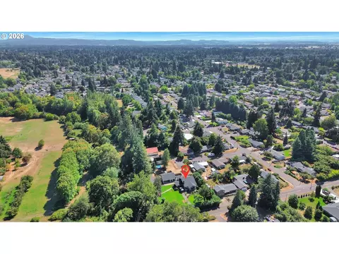 View/Area - 850 E Beacon Dr, Eugene, OR 97404 photo 1 of 2
