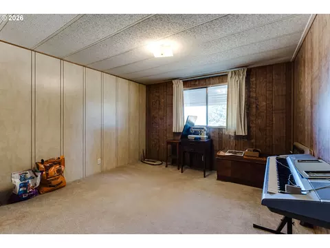Bedroom - 34714 Highway 58, Eugene, OR 97405 photo 3 of 3