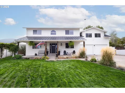 2000 Scorpio Dr, La Grande, OR 97850