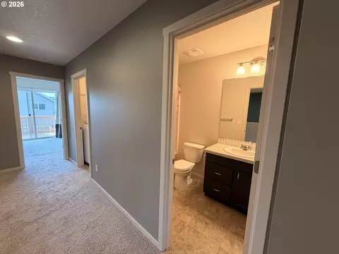 Entry Way - 2123 SE 19th St, Gresham, OR 97080 photo 5 of 5
