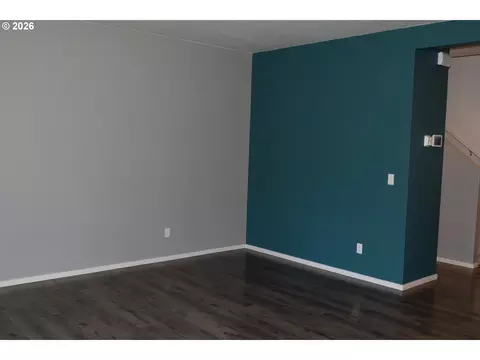 Living - 2123 SE 19th St, Gresham, OR 97080 photo 2 of 4