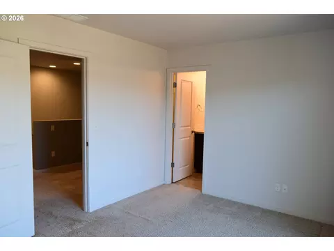 Bedroom - 2123 SE 19th St, Gresham, OR 97080 photo 7 of 9