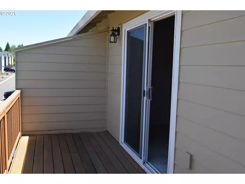 Exterior - 2123 SE 19th St, Gresham, OR 97080 photo 3 of 3